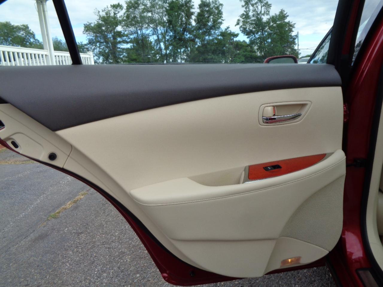 Lexus ES 350 4D Luxury Sedan 2010
