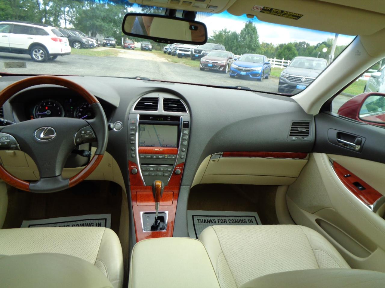 Lexus ES 350 4D Luxury Sedan 2010