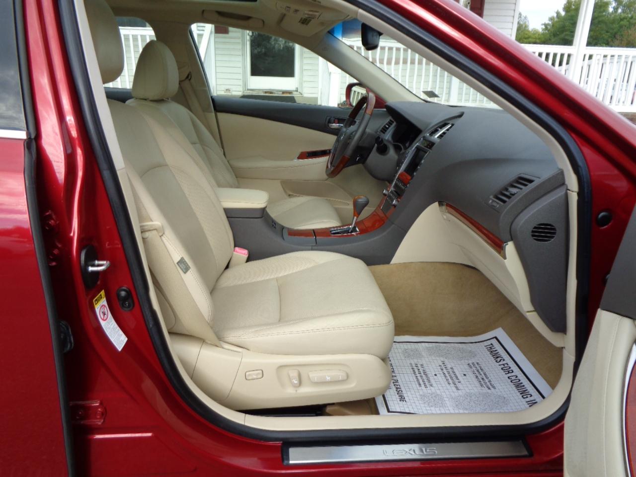 Lexus ES 350 4D Luxury Sedan 2010