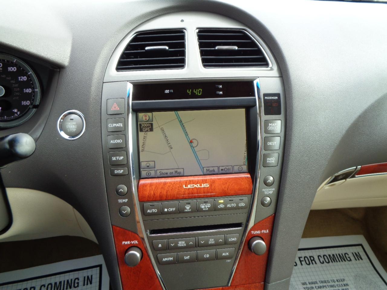 Lexus ES 350 4D Luxury Sedan 2010