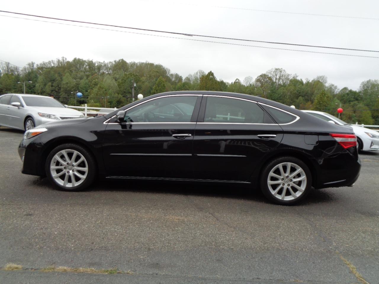 Toyota Avalon  2015