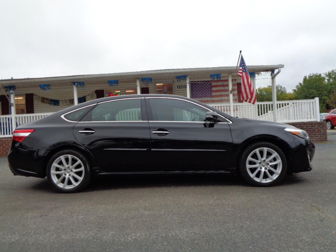 Toyota Avalon  2015