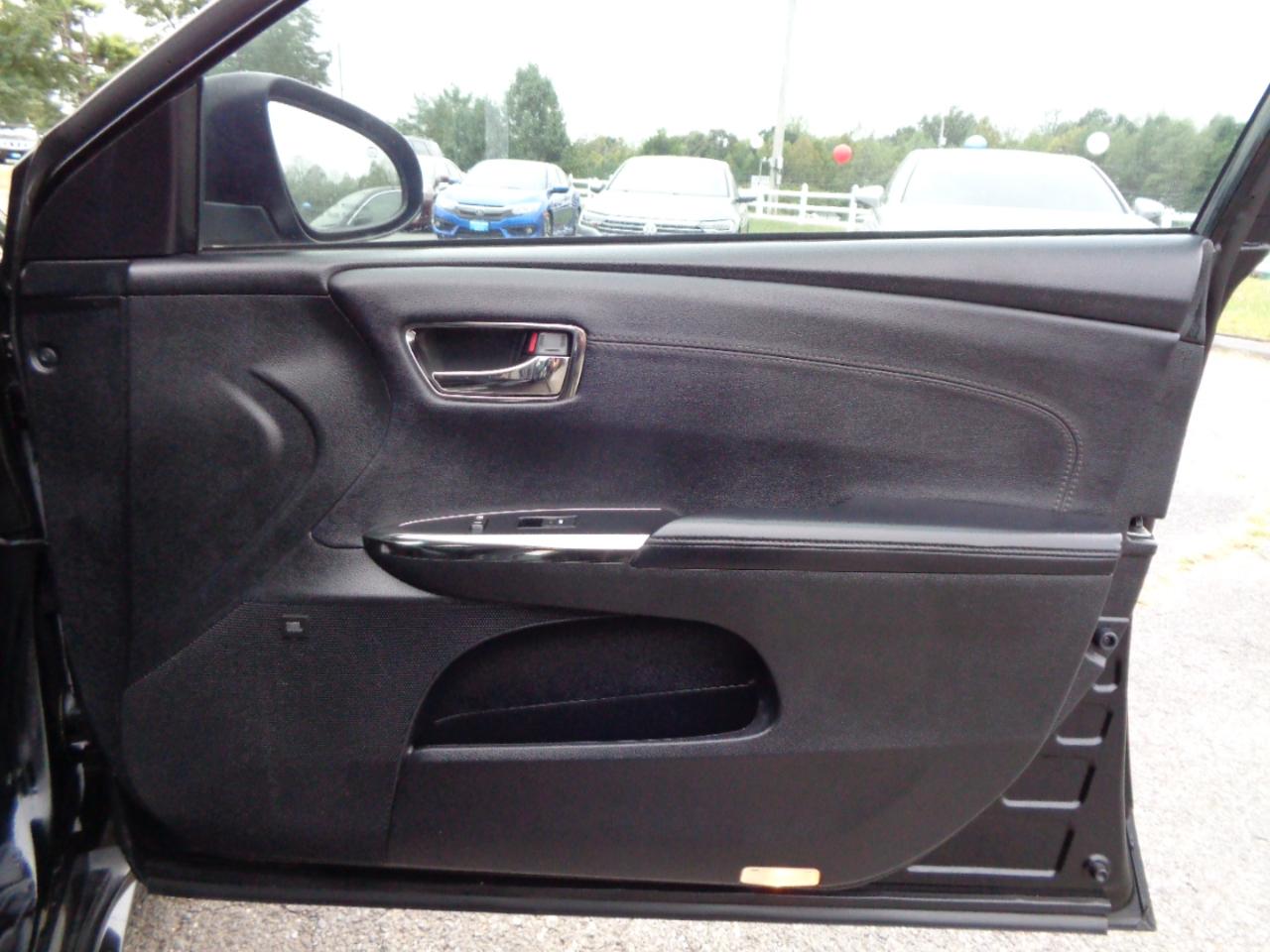 Toyota Avalon  2015