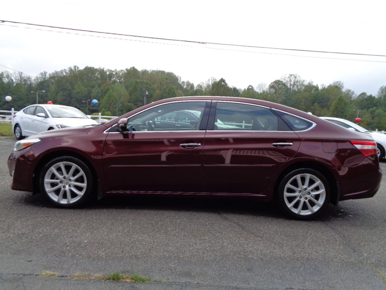 Toyota Avalon  2013