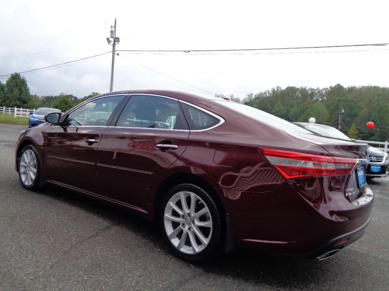 Toyota Avalon  2013