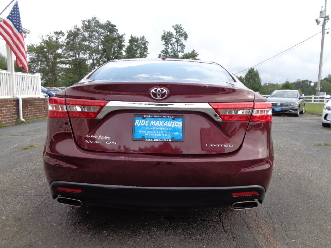 Toyota Avalon  2013