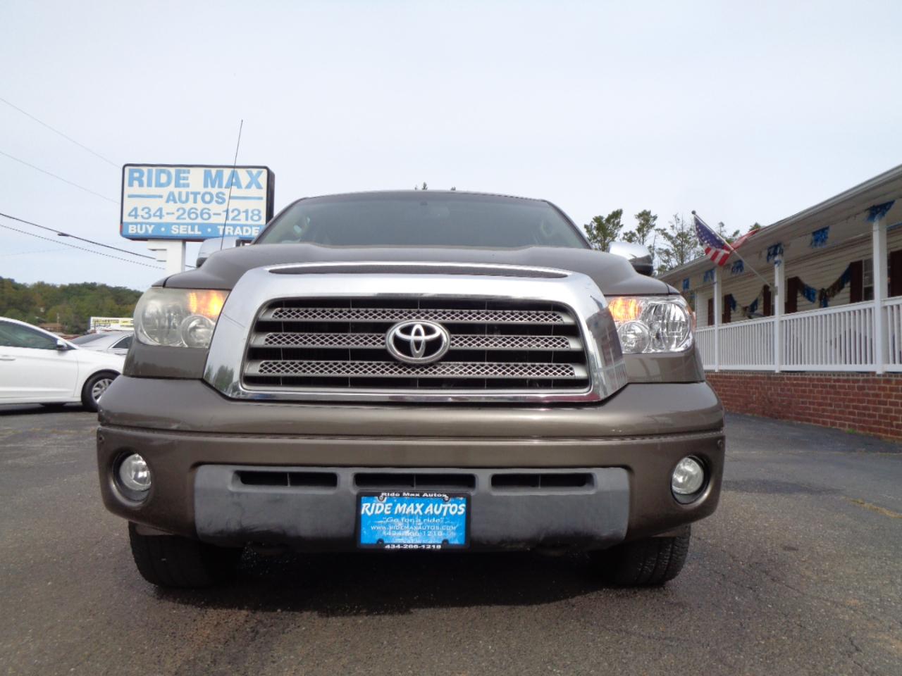 Toyota Tundra 4WD Truck  2008