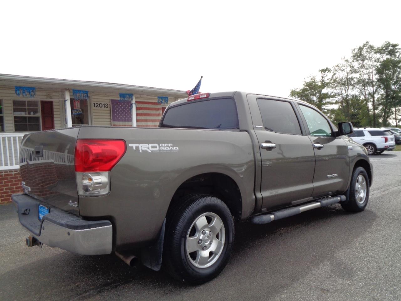 Toyota Tundra 4WD Truck  2008