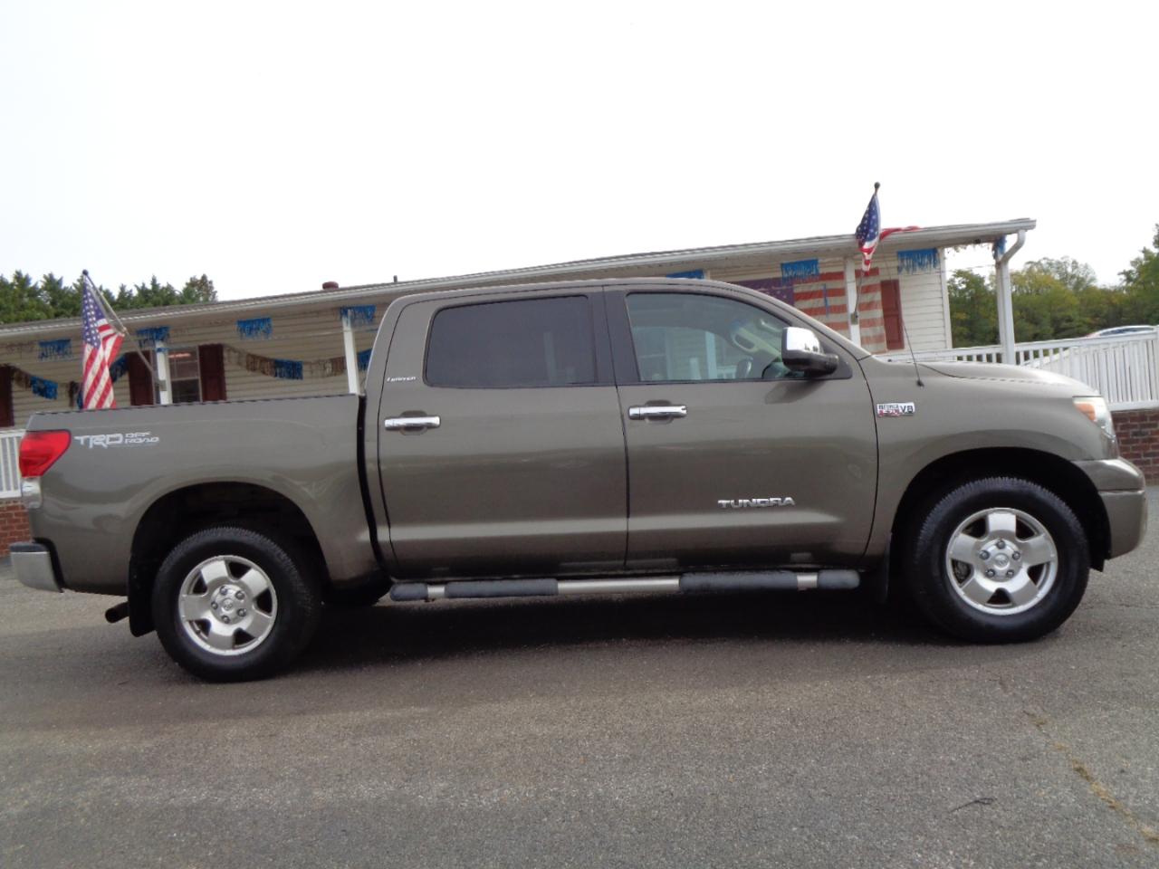 Toyota Tundra 4WD Truck  2008