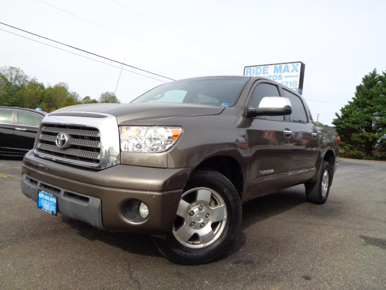 Toyota Tundra 4WD Truck  2008