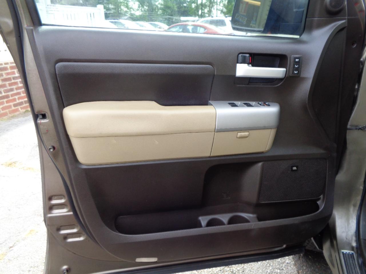 Toyota Tundra 4WD Truck  2008