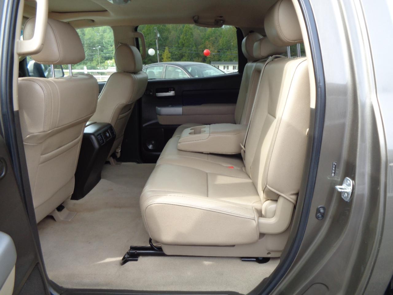 Toyota Tundra 4WD Truck  2008