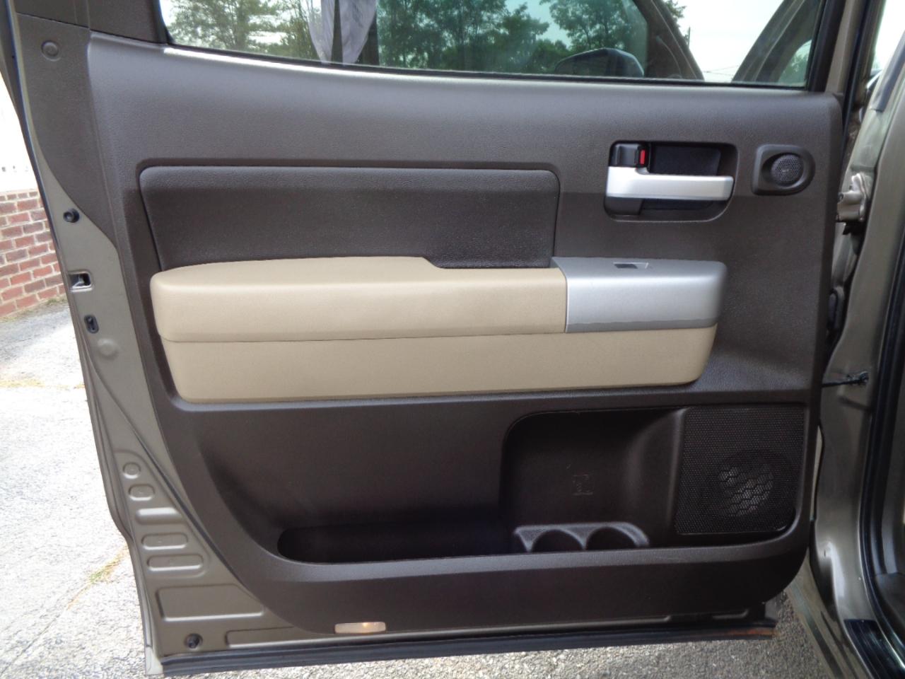 Toyota Tundra 4WD Truck  2008