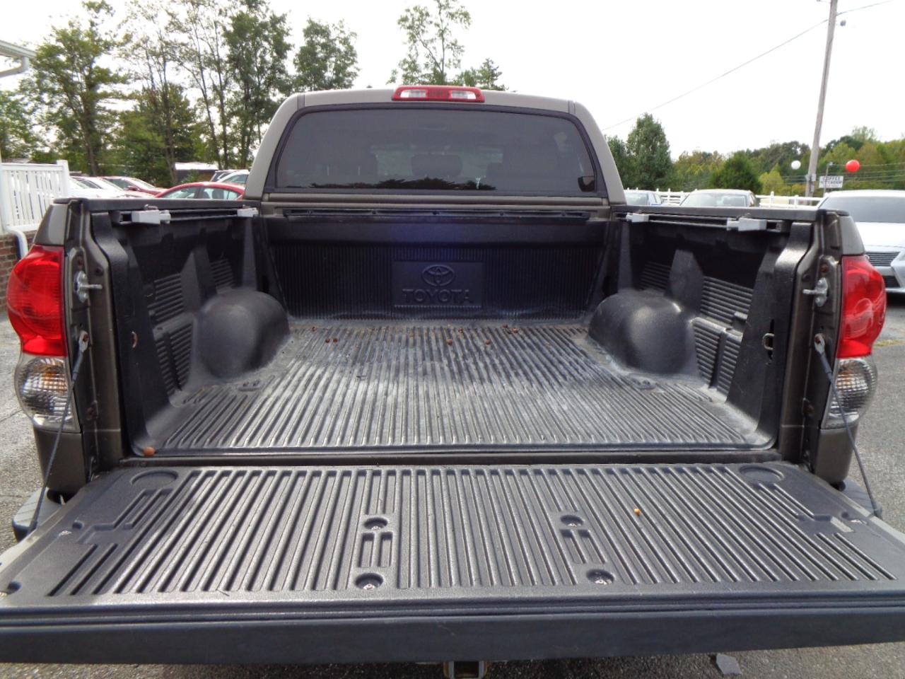 Toyota Tundra 4WD Truck  2008