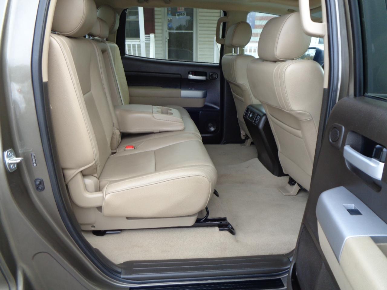 Toyota Tundra 4WD Truck  2008