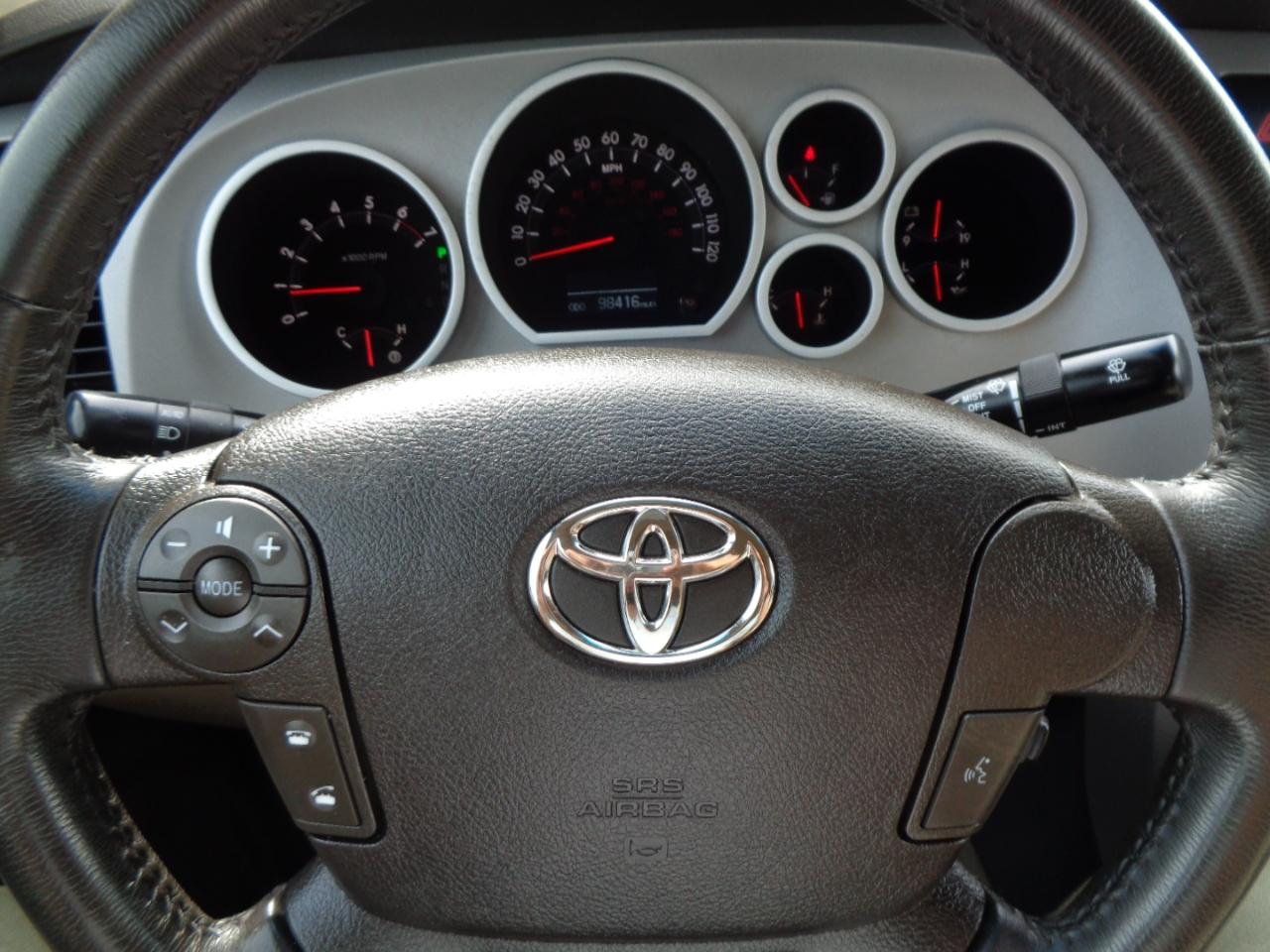 Toyota Tundra 4WD Truck  2008