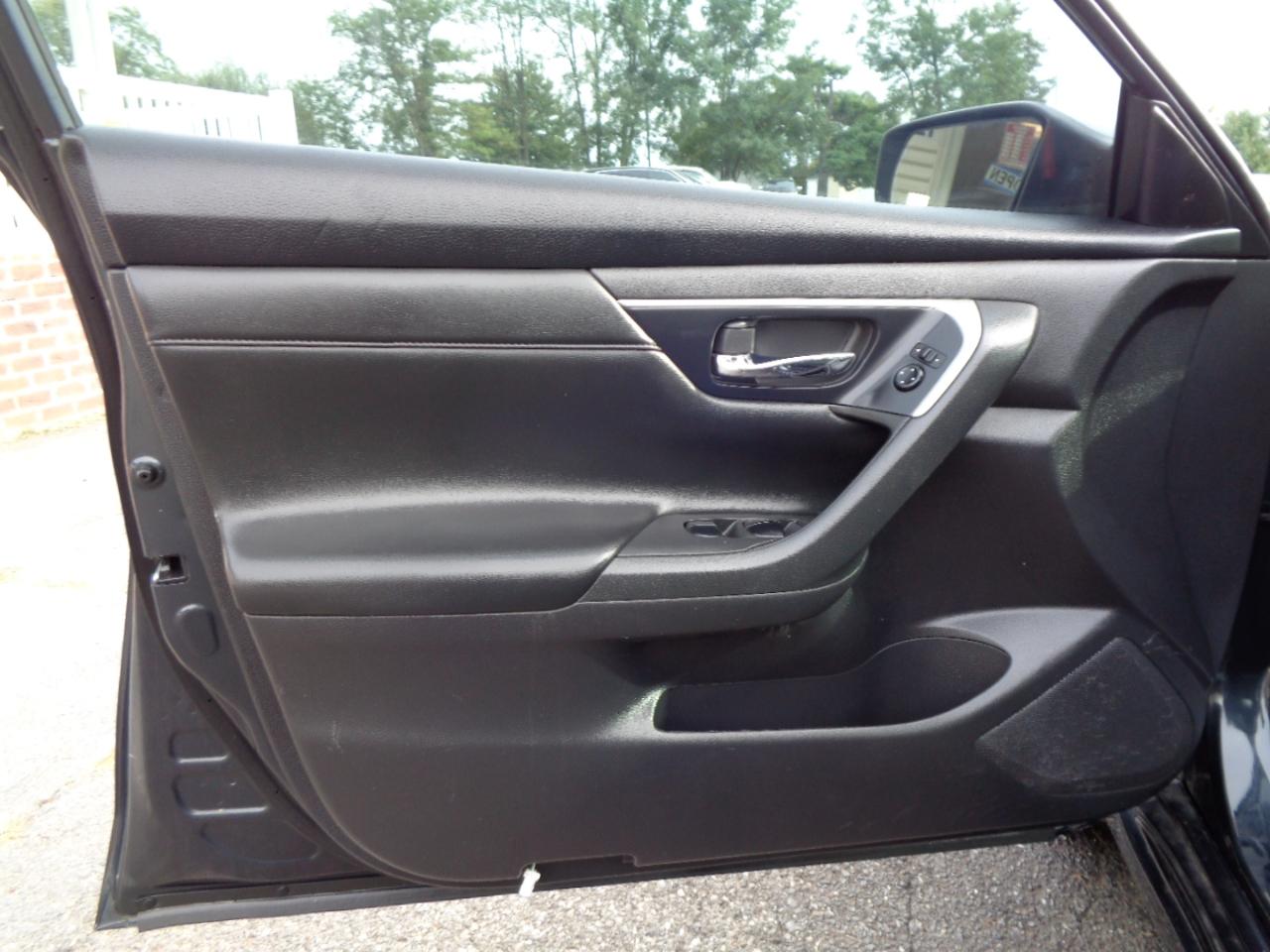 Nissan Altima  2015