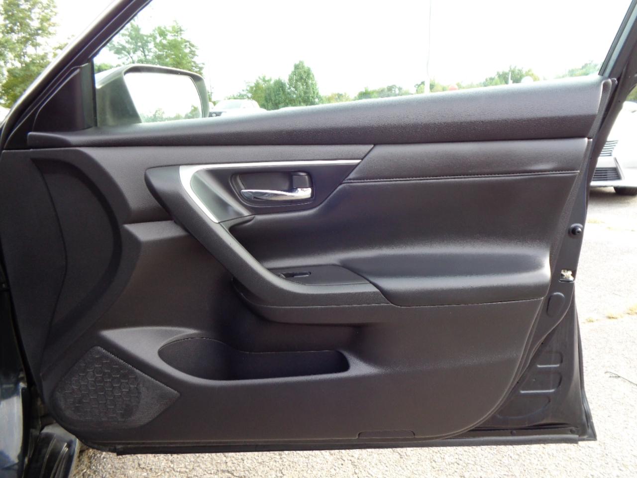 Nissan Altima  2015