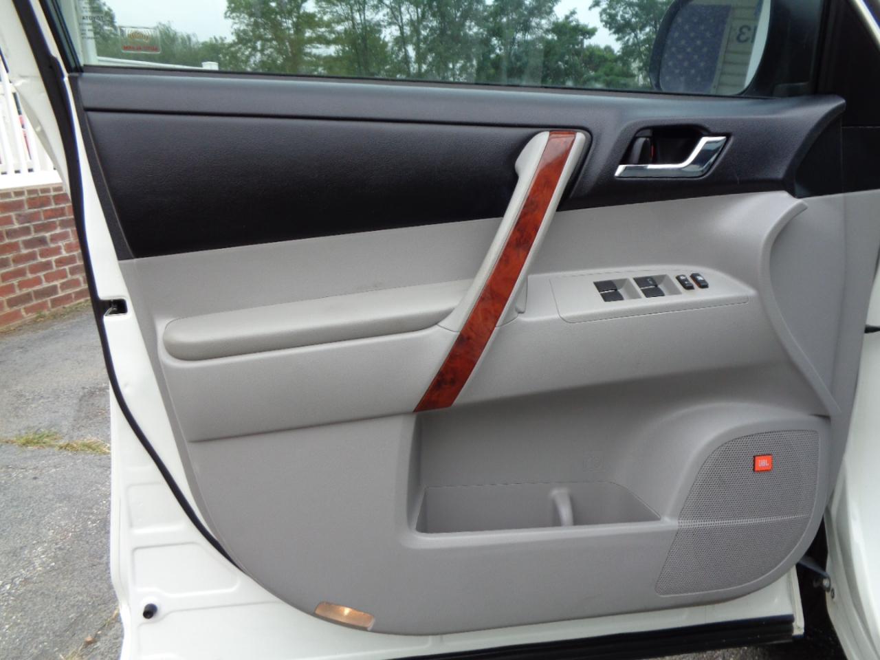 Toyota Highlander  2011