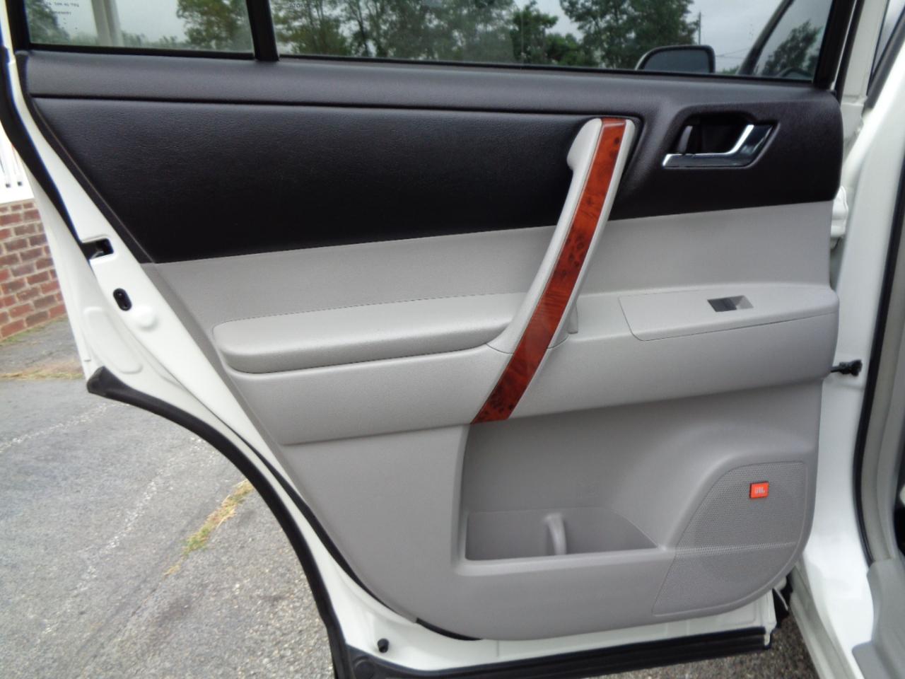 Toyota Highlander  2011