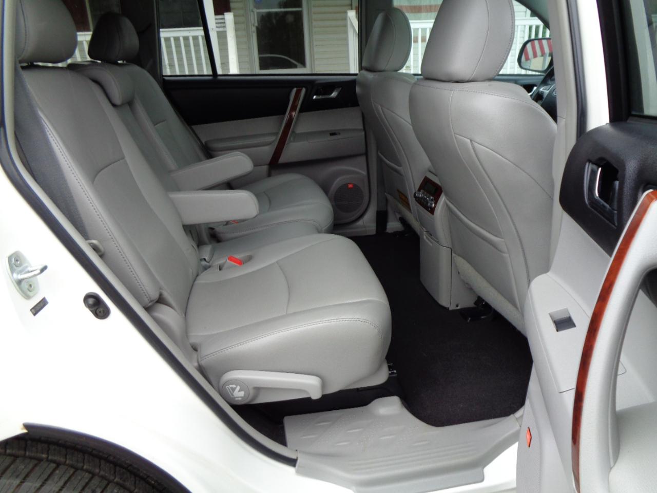 Toyota Highlander  2011