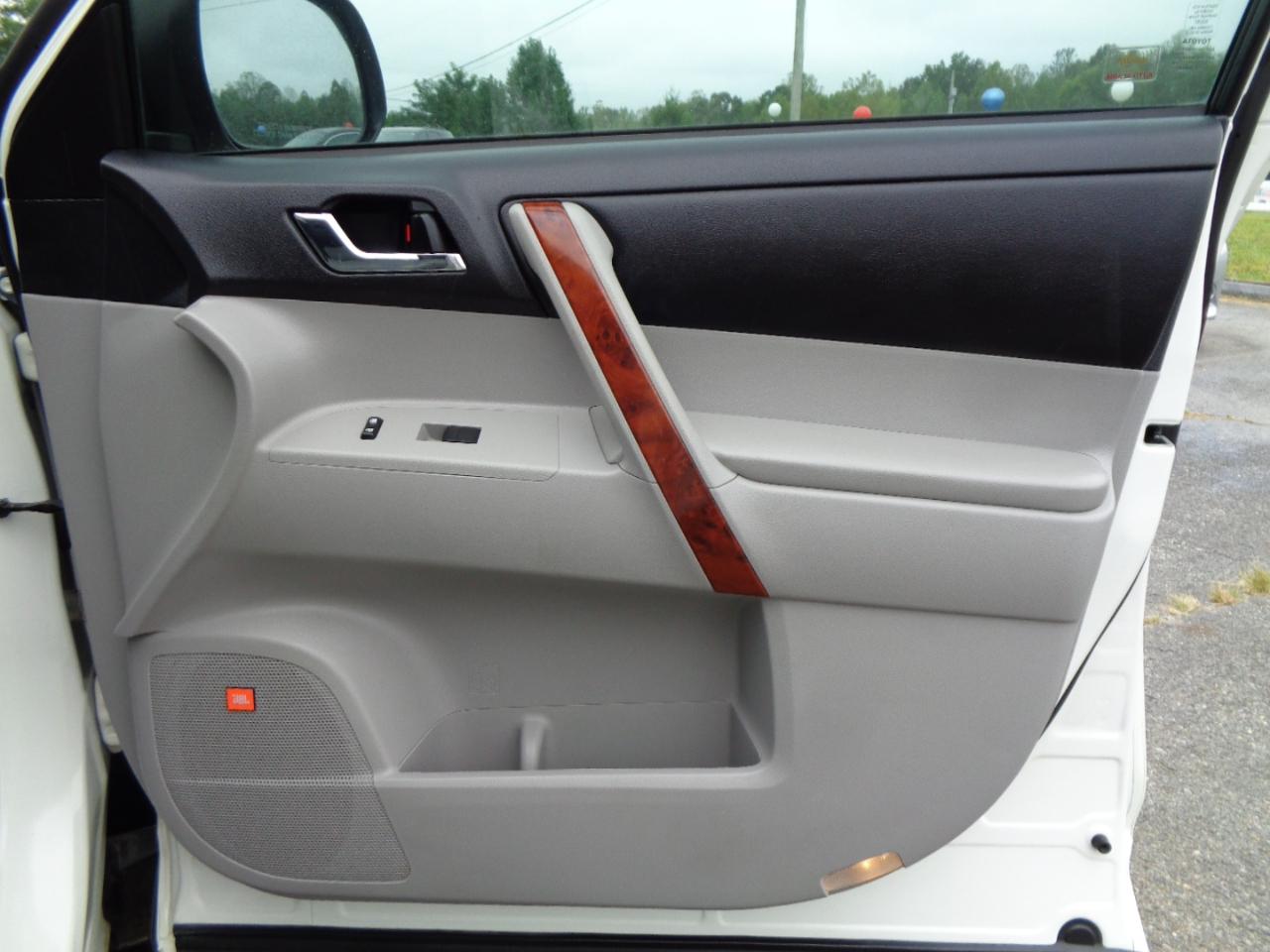 Toyota Highlander  2011