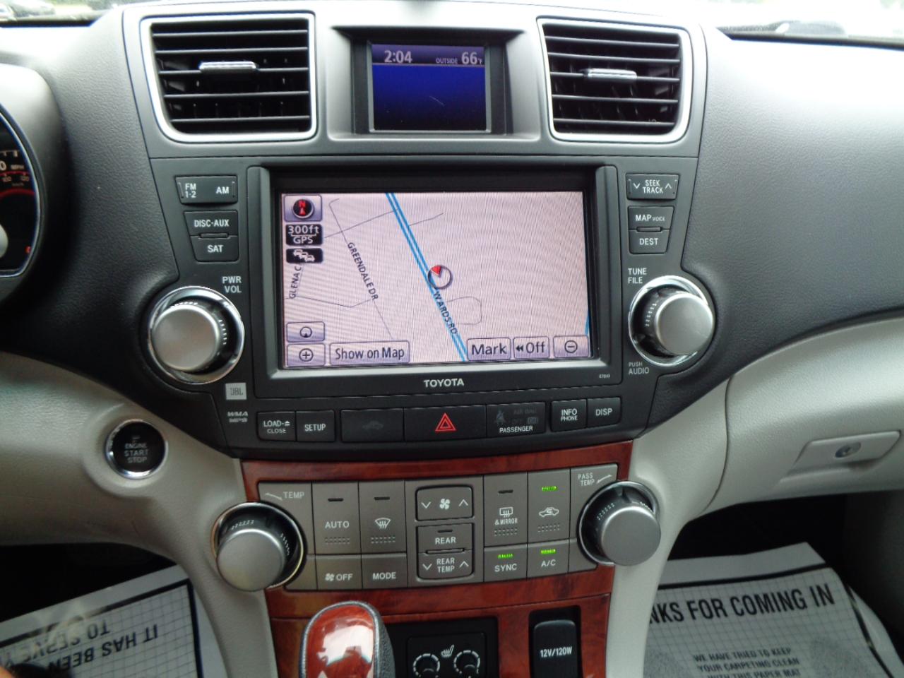 Toyota Highlander  2011