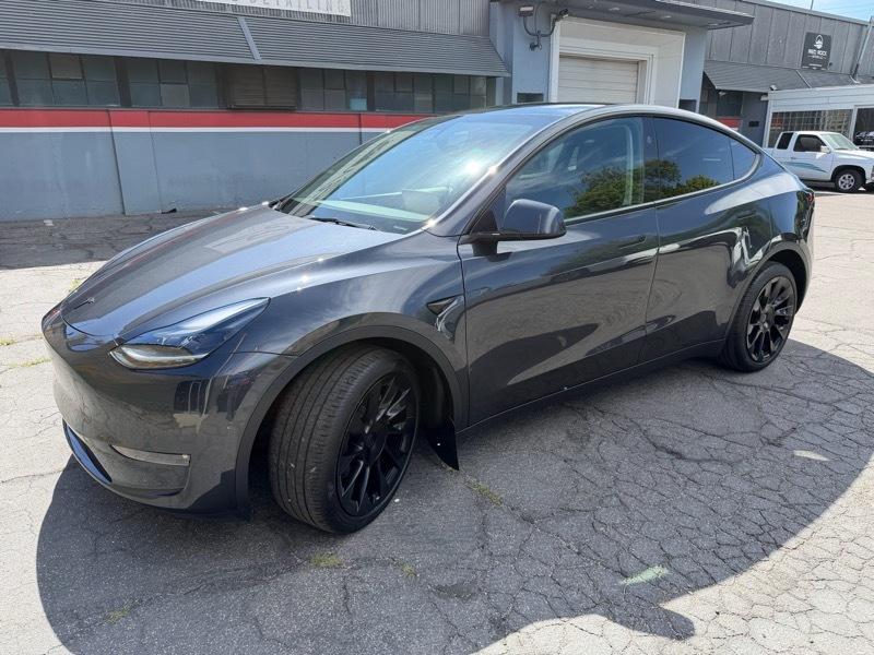 Tesla Model Y Long Range 2024