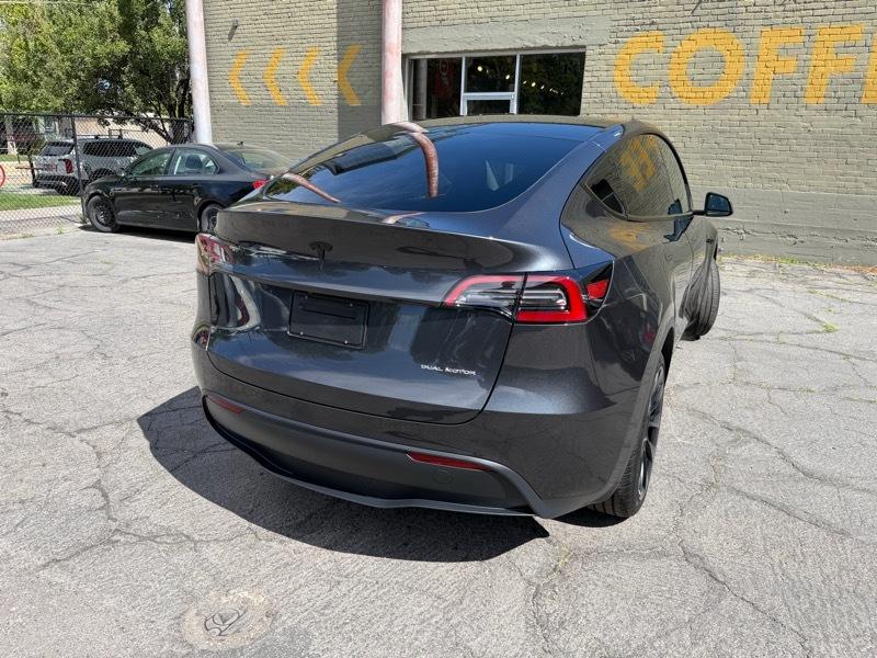 Tesla Model Y Long Range 2024