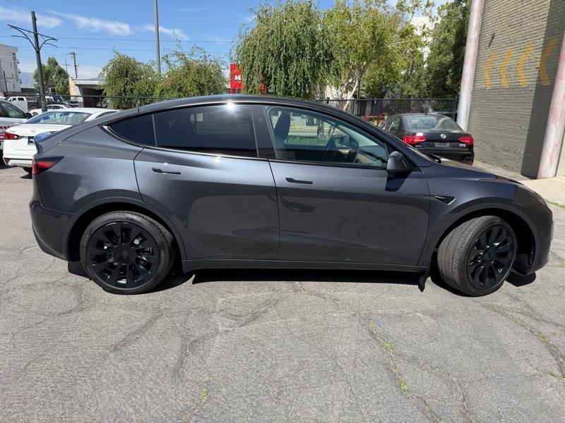 Tesla Model Y Long Range 2024