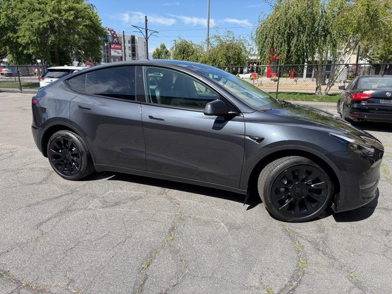 Tesla Model Y Long Range 2024
