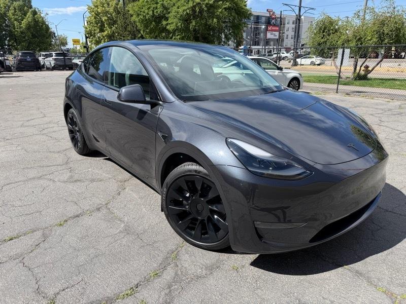 Tesla Model Y Long Range 2024