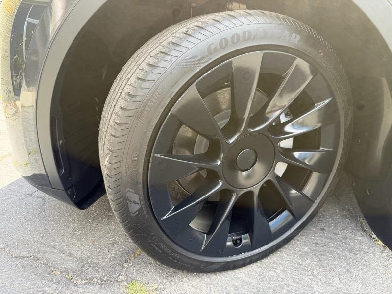 Tesla Model Y Long Range 2024