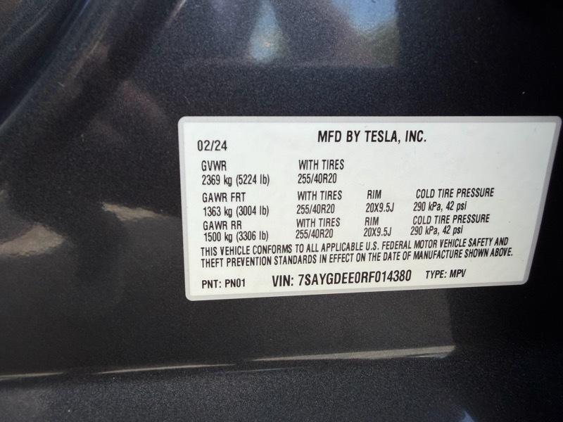 Tesla Model Y Long Range 2024