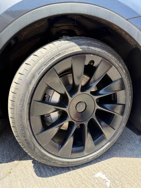 2024 Tesla Model Y Long Range - Photo 36