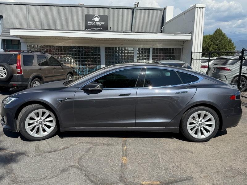 Tesla Model S  2020