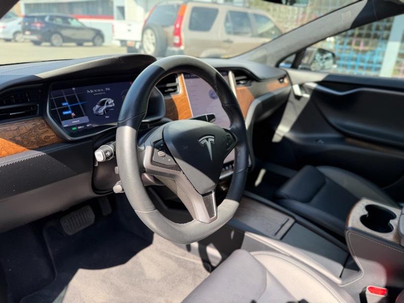 Tesla Model S  2020