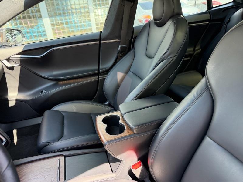 Tesla Model S  2020
