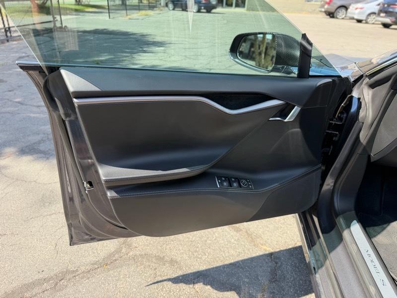 Tesla Model S  2020