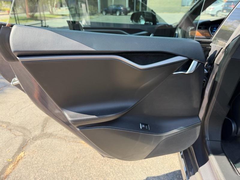Tesla Model S  2020