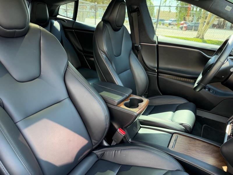 Tesla Model S  2020