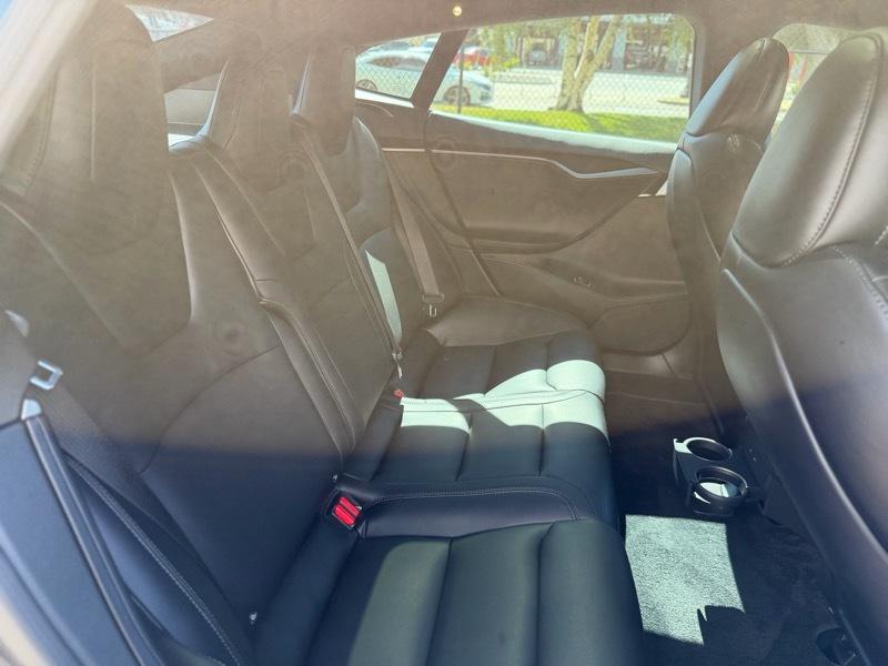 Tesla Model S  2020