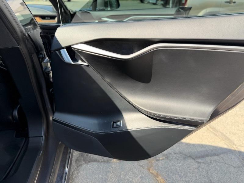 Tesla Model S  2020
