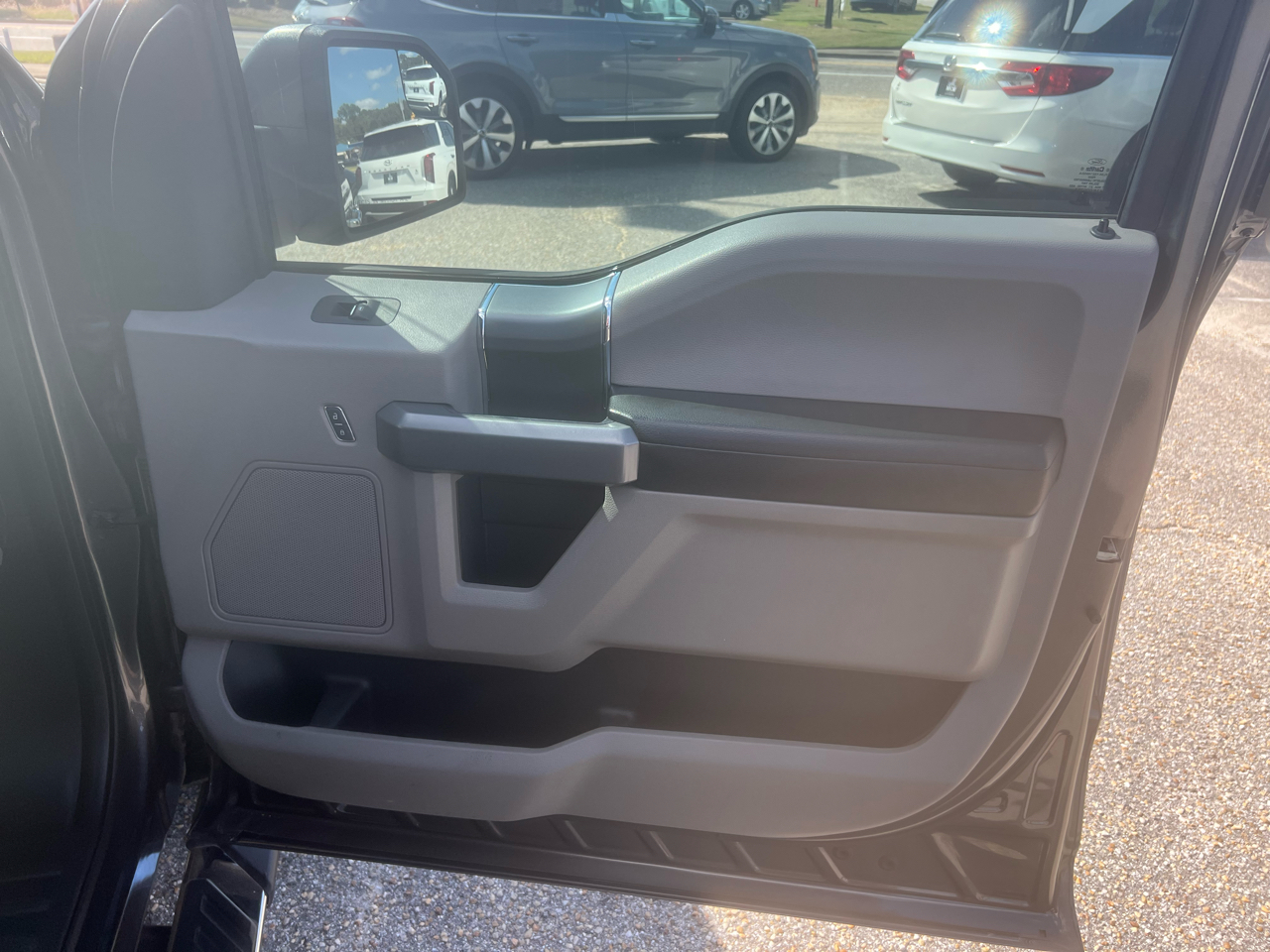 2016 Ford F-150 photo 23