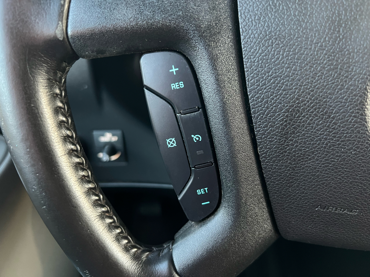 GMC Savana Passenger  2023