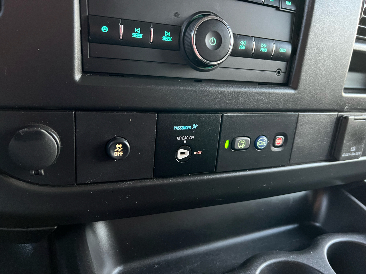 GMC Savana Passenger  2023