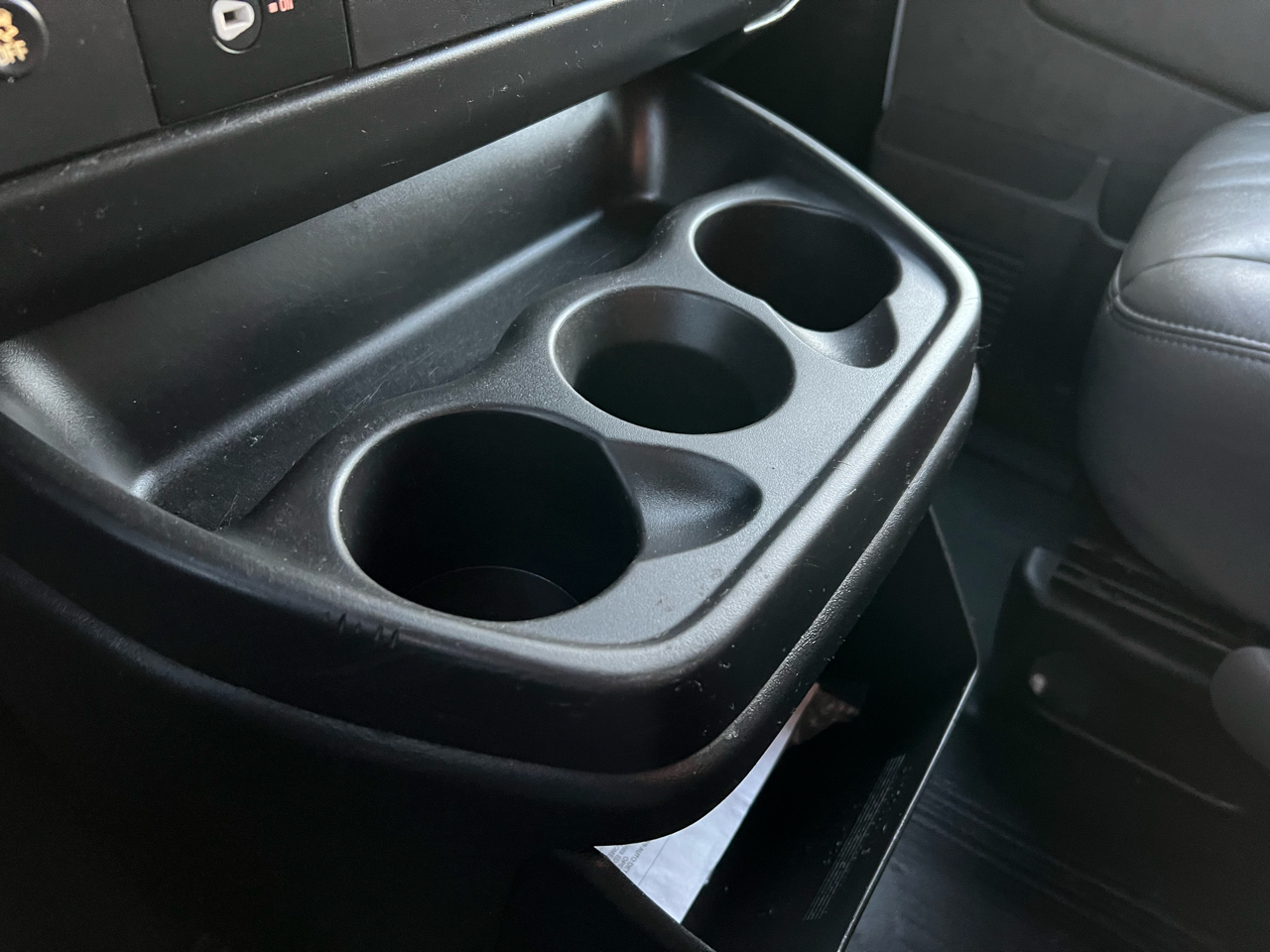 GMC Savana Passenger  2023