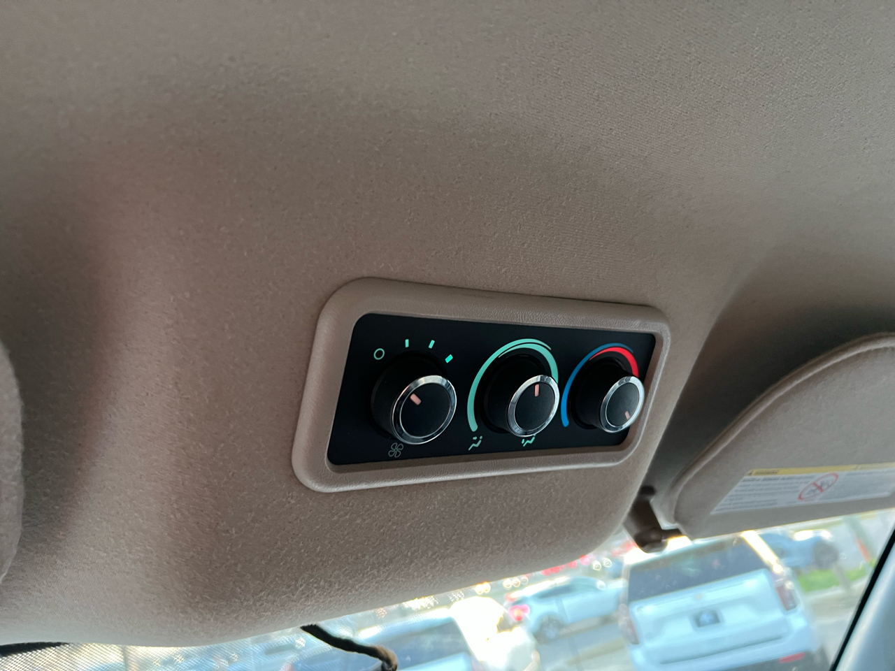 GMC Savana Passenger  2023