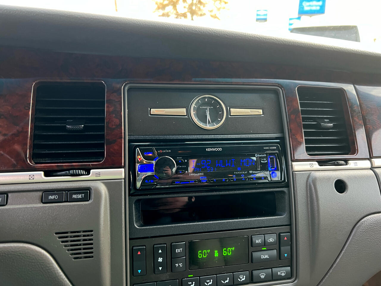 Lincoln Town Car  2007