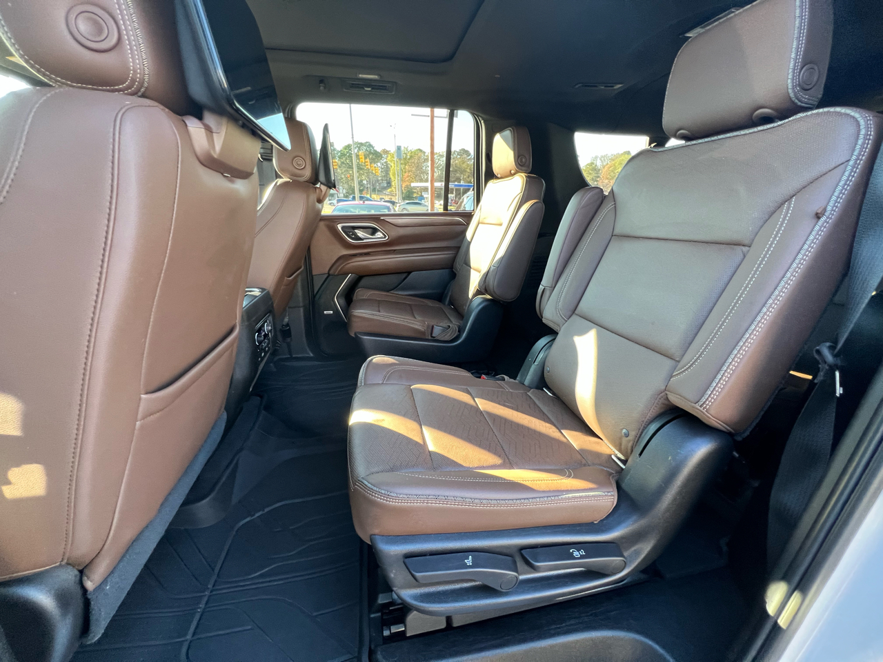 Chevrolet Suburban  2021